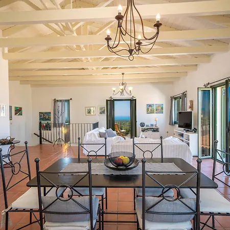 וילה Androniki פיסקרדו